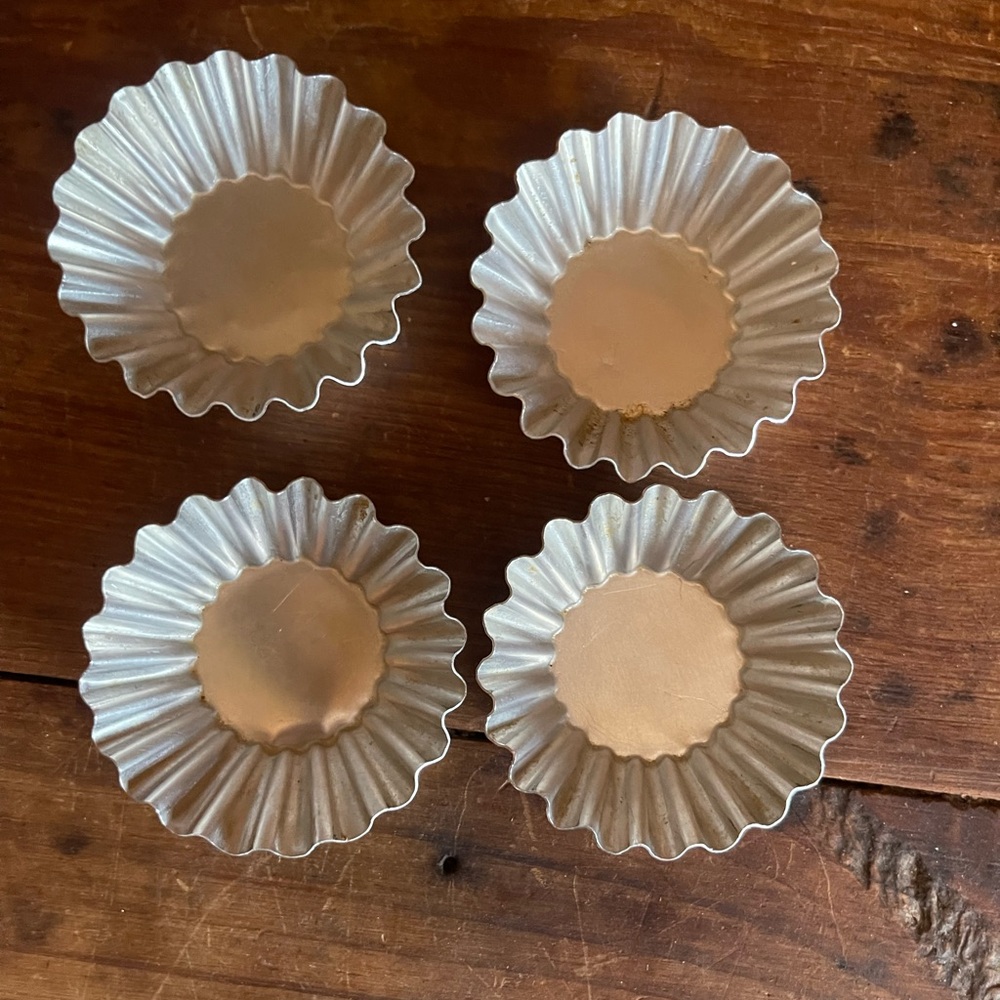 Set of 4 Fluted Mini Tartlet Molds - Silver